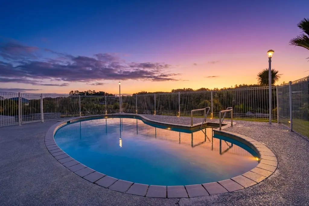 Whareora 4 Slaapkamer Rare opportunity - city fringe