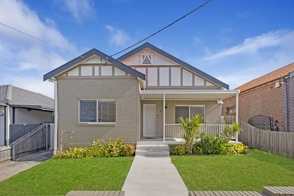Fully renovated family home with peaceful setting
