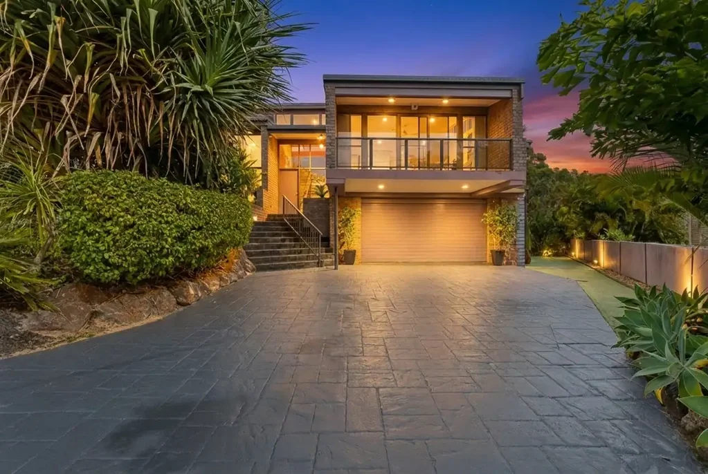 Rainbow Beach 3ਬੈੱਡਰੂਮ Architectural Masterpiece with Ocean and K'gari Views