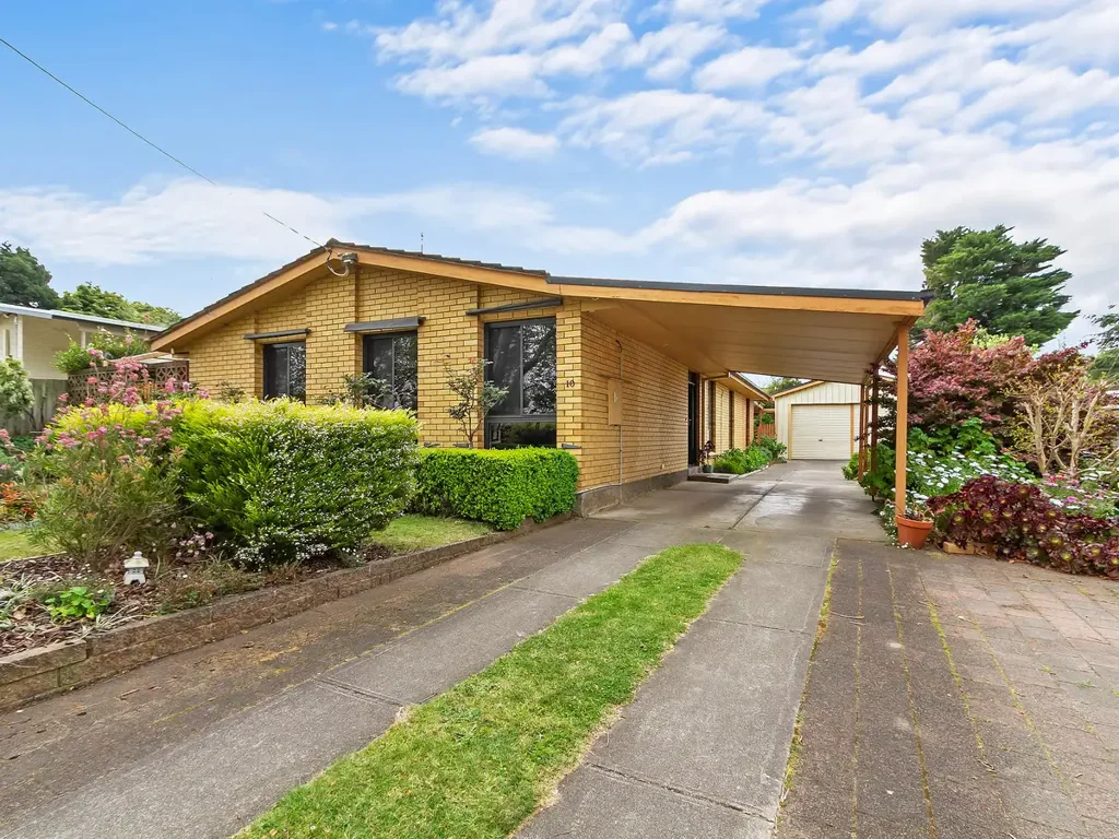 10 Edward Street, Maffra, VIC 3860