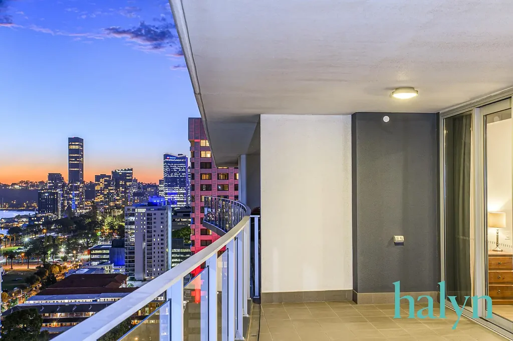 East Perth 3房  Sky-High Luxury with Panoramic Views!