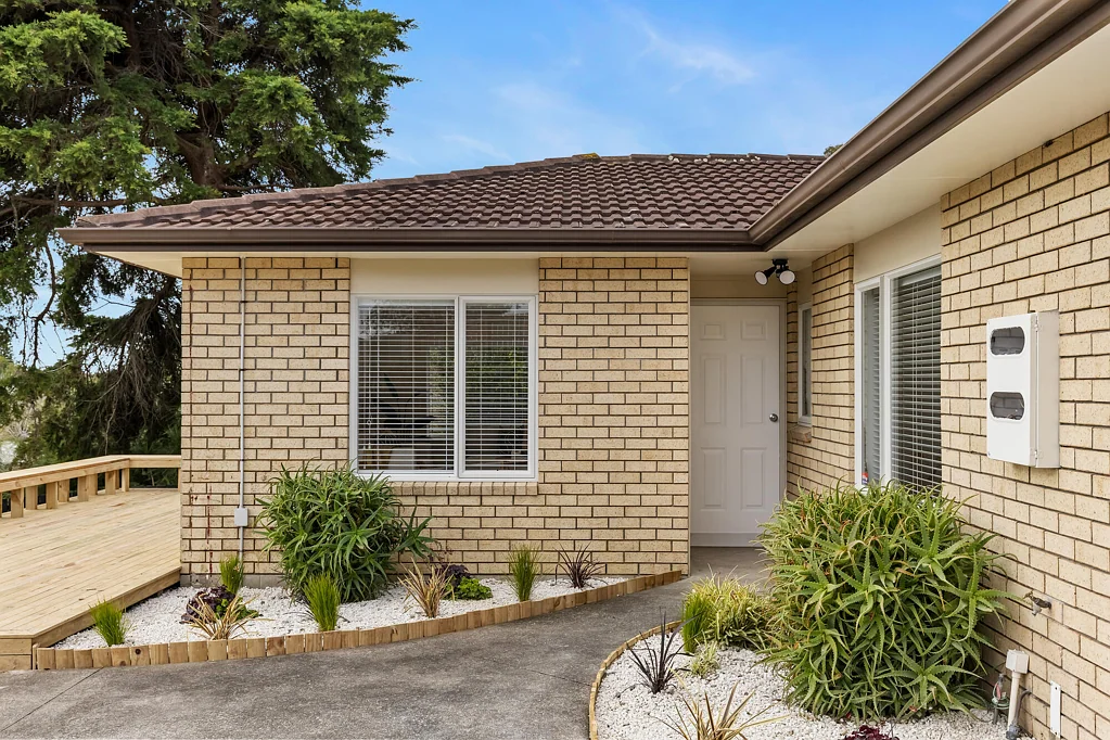Ranui 5房  The Complete Package-Renovated Brick & Freehold