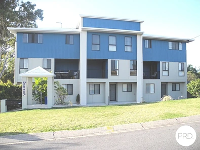 2/10 Arthur Street, Boyne Island, QLD 4680, 3 habitaciones, 2 baños, Townhouse