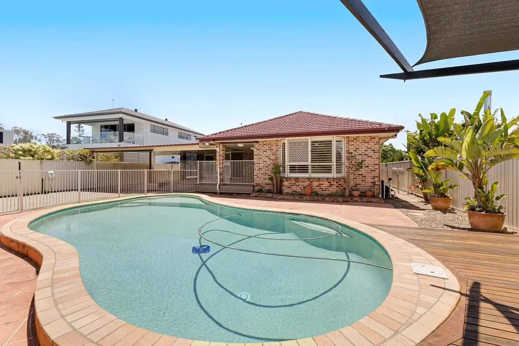 Refurbished Waterfront Family home