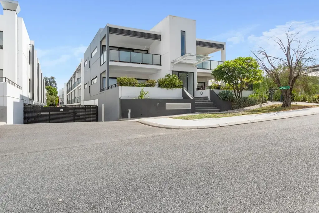 Yokine 1房  UNDER OFFER!!!