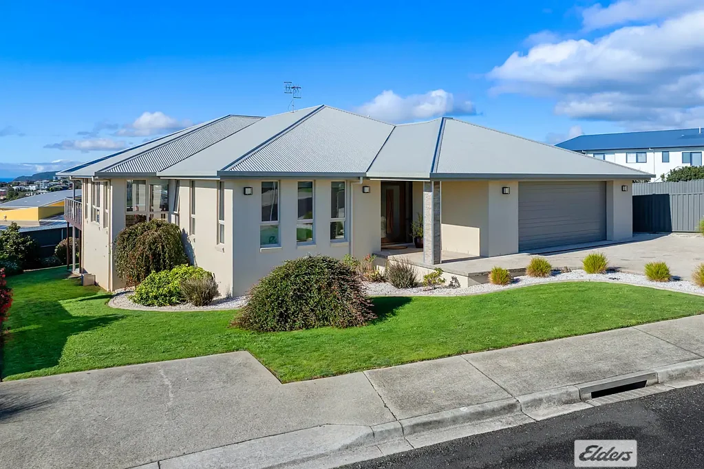 Park Grove 3 Bedroom Luxury Living with Panoramic Ocean Views