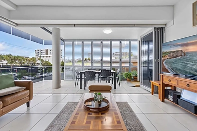 Labrador 3 Slaapkamer Boutique Broadwater Living with Rooftop Terrace & Pool - Steps to the Water's Edge