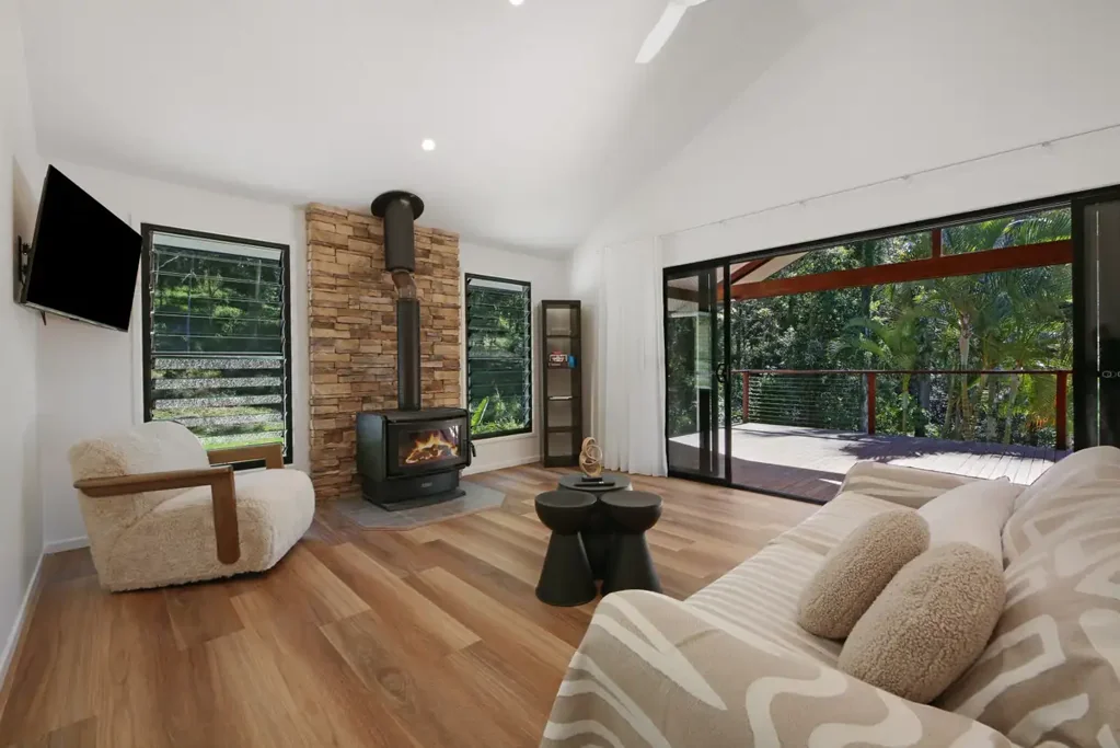 Currumbin Valley 7房  Private Acreage Oasis – Dual-Living Versatility and Tranquillity
