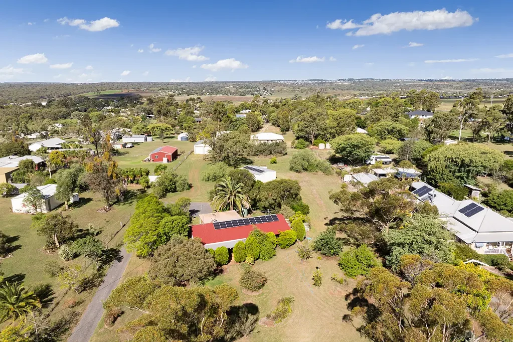 20 Thomas Street, Meringandan West, QLD 4352