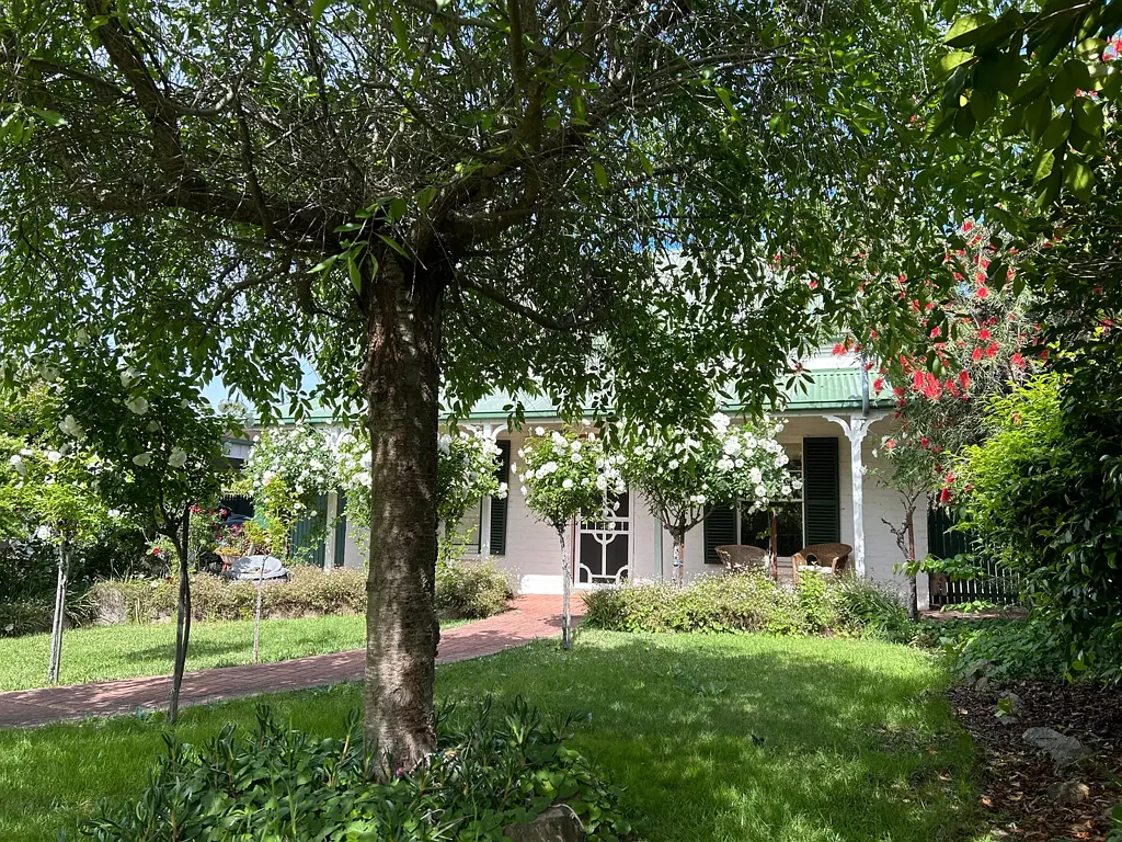 BARKLY COTTAGE