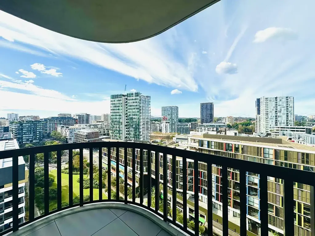 Waterloo's Premier Residence | Luxury One Bedroom + Large Enclosed Study