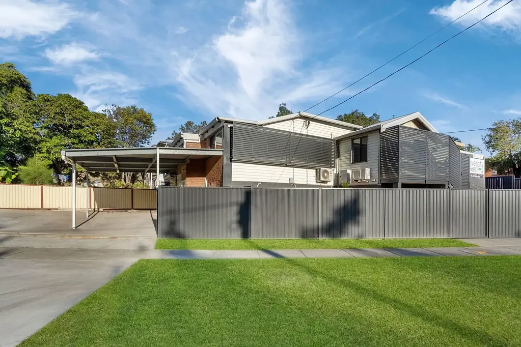 TWO BEDROOM DUPLEX IN A PRIME AUCHENFLOWER LOCATION