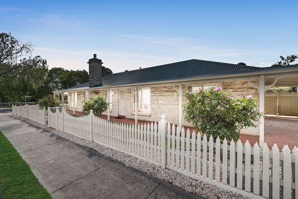 10 Oliver Court, Ferntree Gully, VIC 3156