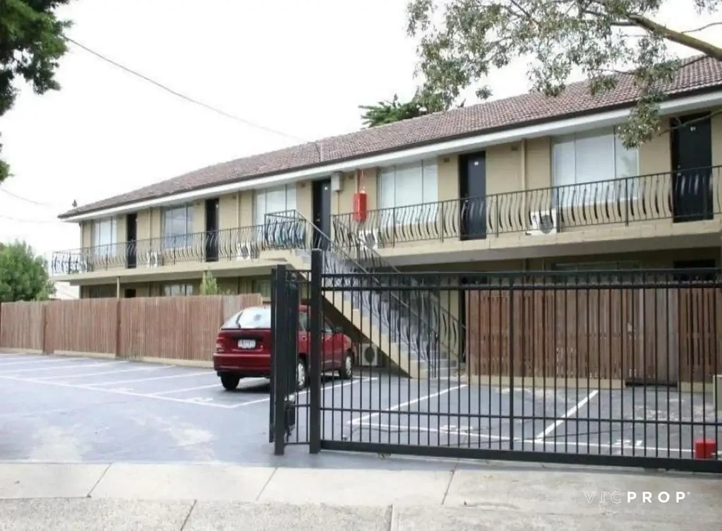 13/2-4 The Gables, Albion, VIC 3020