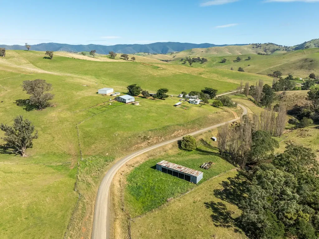 Ensay 198 WATTS CREEK ROAD ENSAY - FRASER FARM
