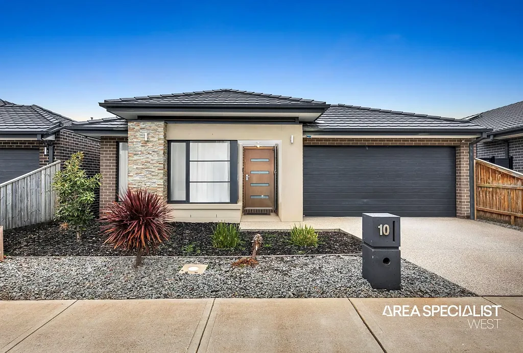 Rockbank 4 Bedroom The Brief: Prime Location