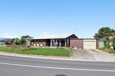 North Haven 4ਬੈੱਡਰੂਮ A SOLID FAMILY HOME WITH EXCITING DEVELOPMENT POTENTIAL (SUBJECT TO PLANNING CONSENTS)