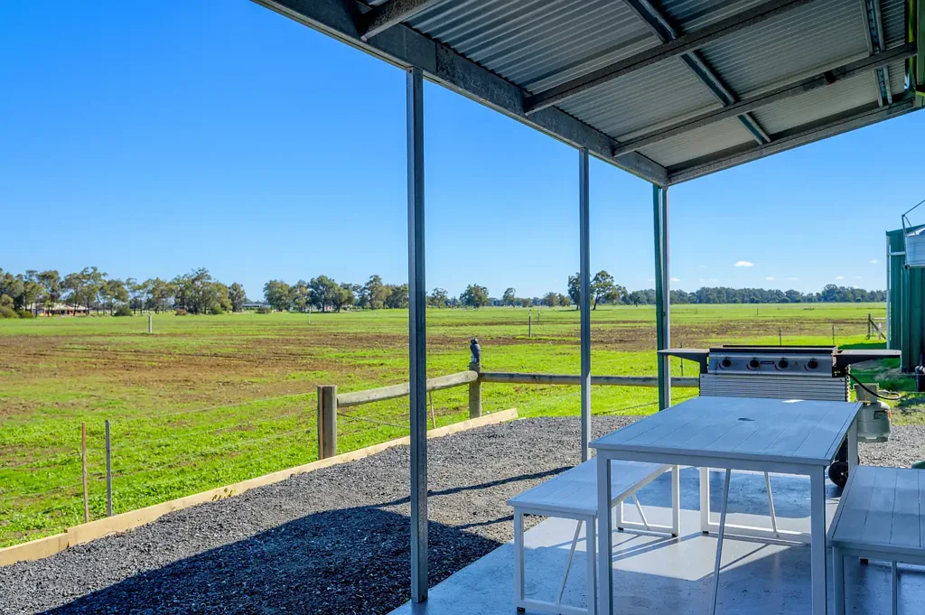 Harvey  The complete package on 21.49 acres