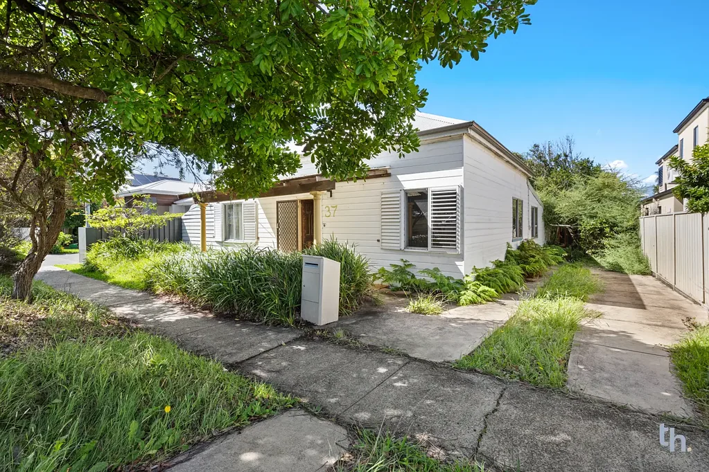 Merewether 4कमरा The Last of its Kind in Merewether - An Original Weatherboard Packed with Potential