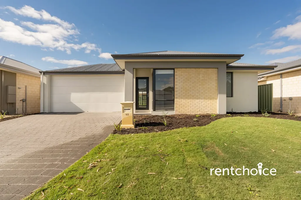 4 x 2 FAMILY HOME!
