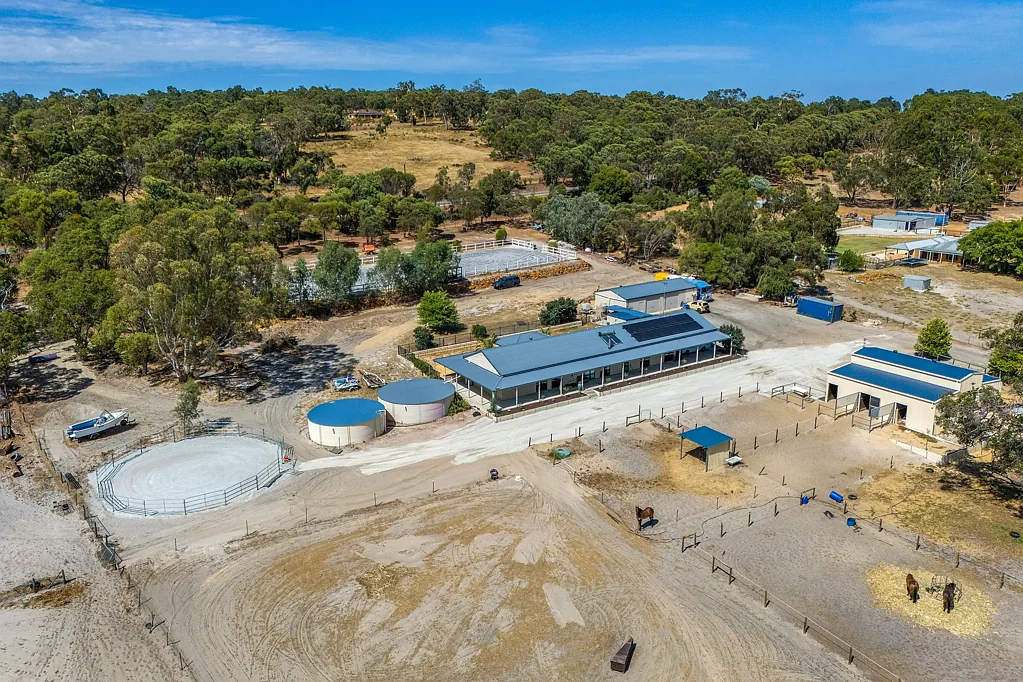 Lower Chittering 5Habitaciones " Equestrian Rural Class "