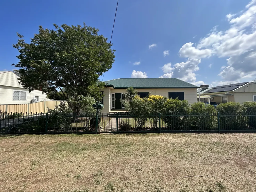 Spacious 4-Bedroom Home with Ample Amenities