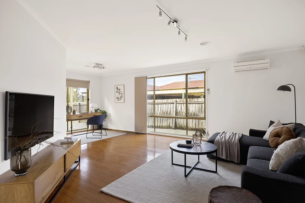38 Botanic Drive, Hillside, VIC
