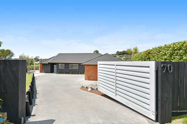 70 Bay Vista Drive, Red Beach