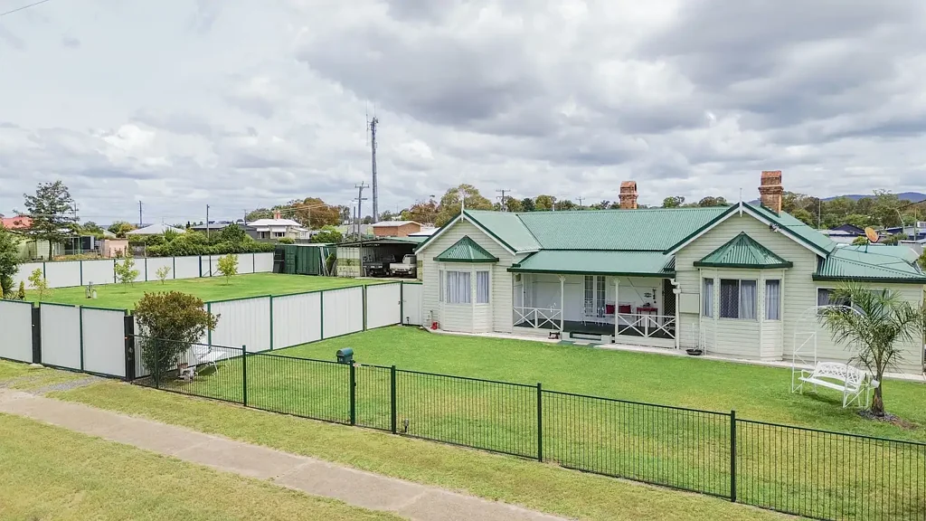 56-58 Merinda Street, Wallangarra, QLD 4383