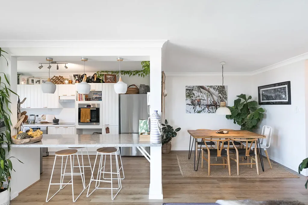 Sunny Coastal Apartment