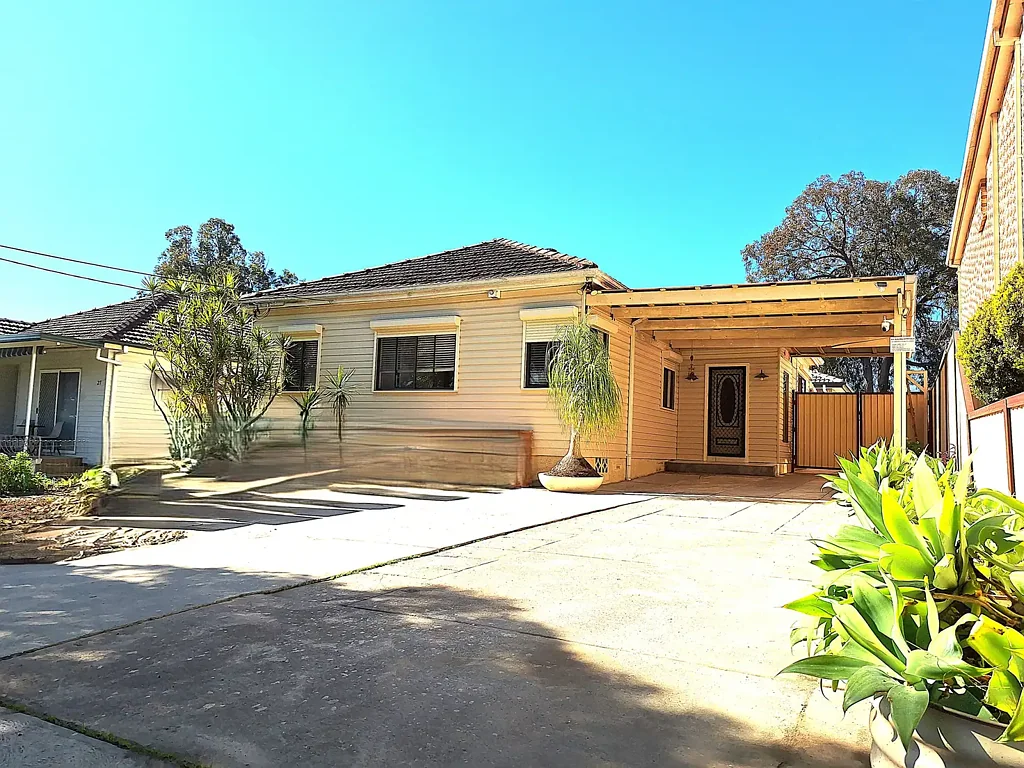 Spacious & Well-Presented 3 Bedroom Home with Study