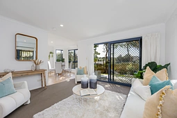 4 Parkwood Crescent, Gulf Harbour