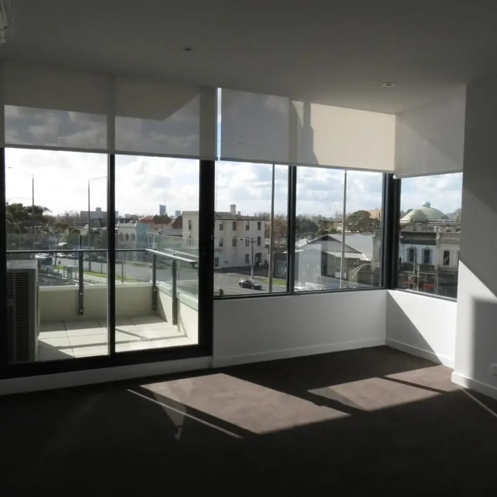 MODERN LIVING & EXCELLENT LOCATION!