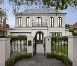 18 Banool Road, Surrey Hills
