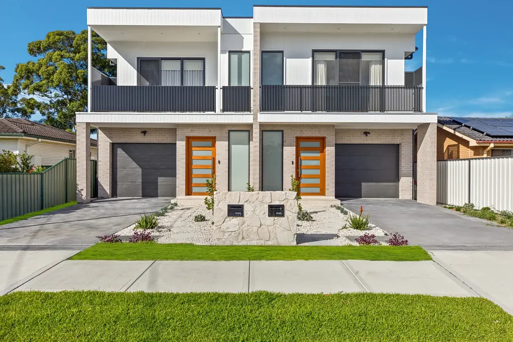 Umina Beach 4房  Brand New Duplex with a Striking Coastal Design and Architectural Elegance.