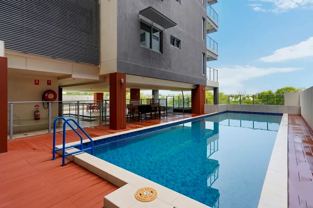 Darwin City 2침실 Sophisticated City Living in Prime Darwin Location with swimming pool and gym.