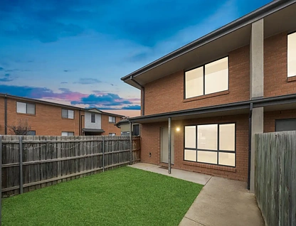 24/141 Mapleton Avenue, Harrison, ACT 2914, 2 Kuwarto, 2 Banyo, Townhouse