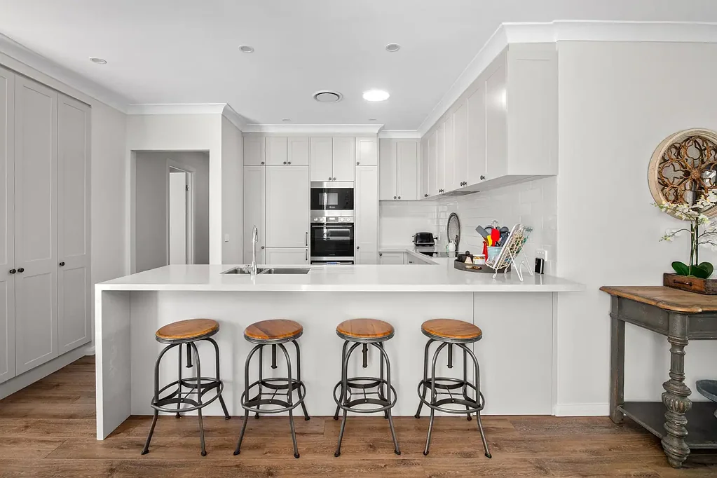 Bowral 3 Slaapkamer A Standout Rosevale Villa, Reimagined for Modern Living!