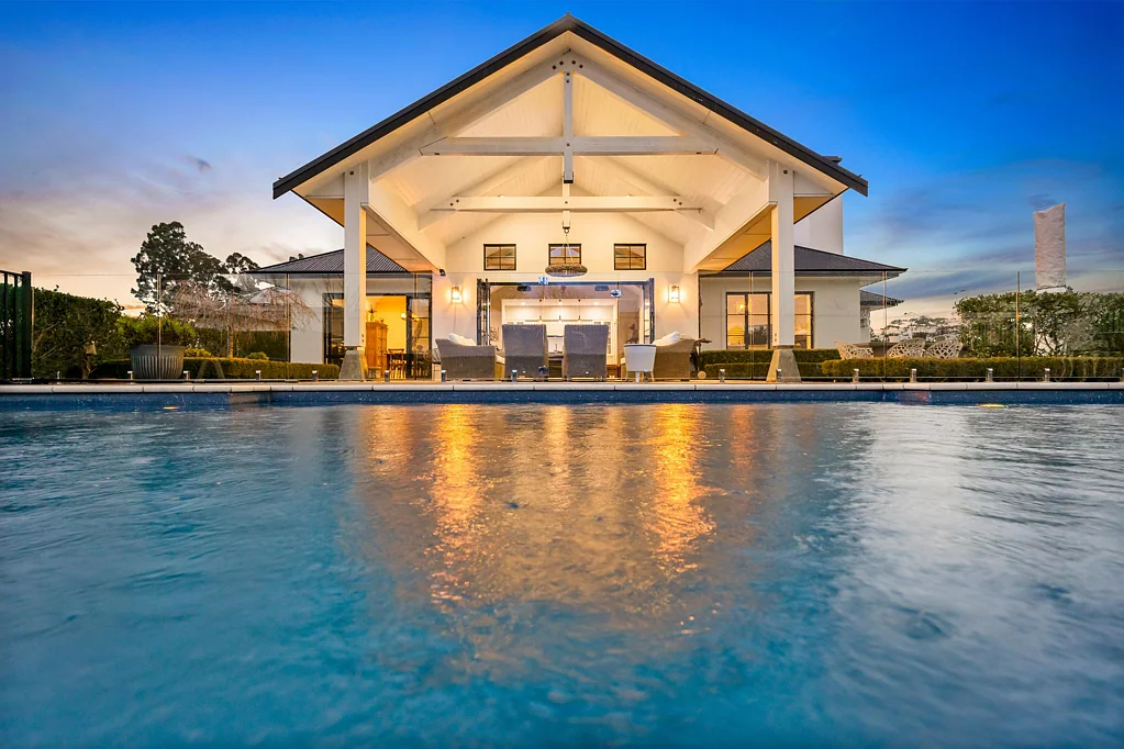 Kumeu 4房 一座属于您的私人度假村，亦是收藏家的理想主场 A Private Resort with Room for the Collection
