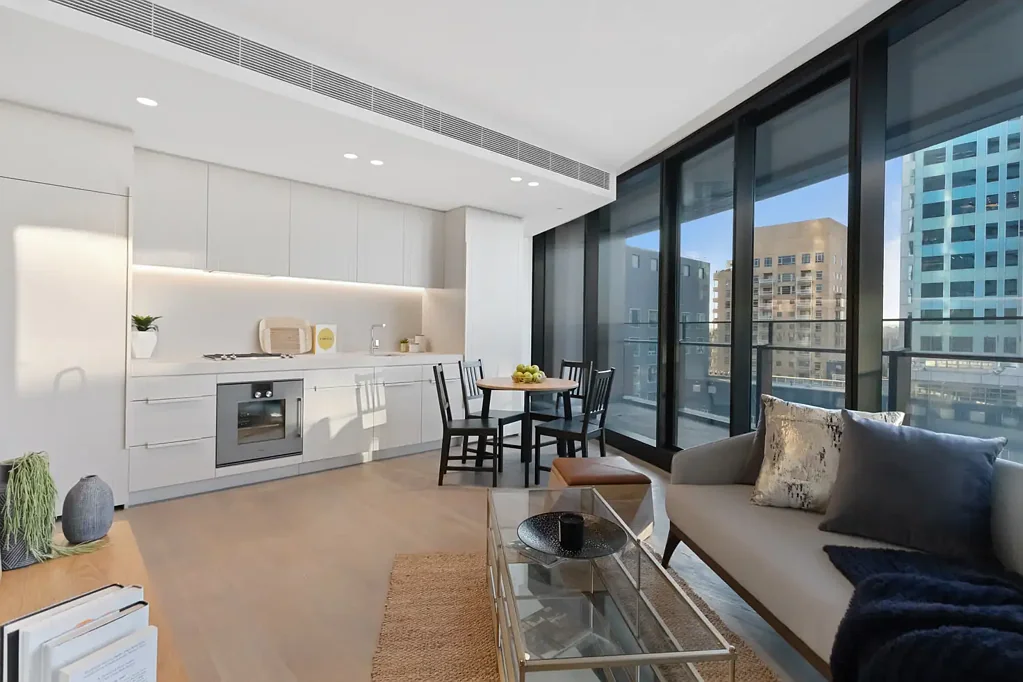 South Yarra 1房 高端雅居 Capitol Grand 优越地段 南亚拉心脉 双层橱柜 Gaggenau电器 私密阳台 6星尊享 礼宾服务 Amazing 1-bedroom apartment at Capitol Grand, Melbourne's first 6 star building - Comes with Storage Cage!