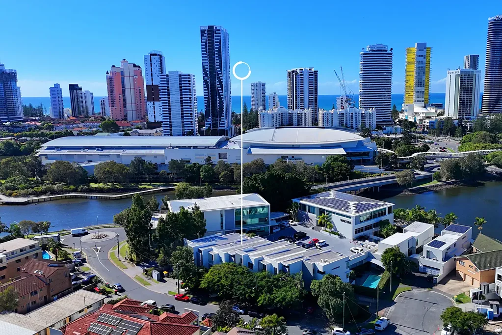 Broadbeach Waters 3房  Stylish Apartment Living with an Oversized Outdoor Entertaining Area