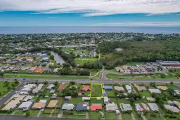 705 Boat Harbour Drive, Urangan