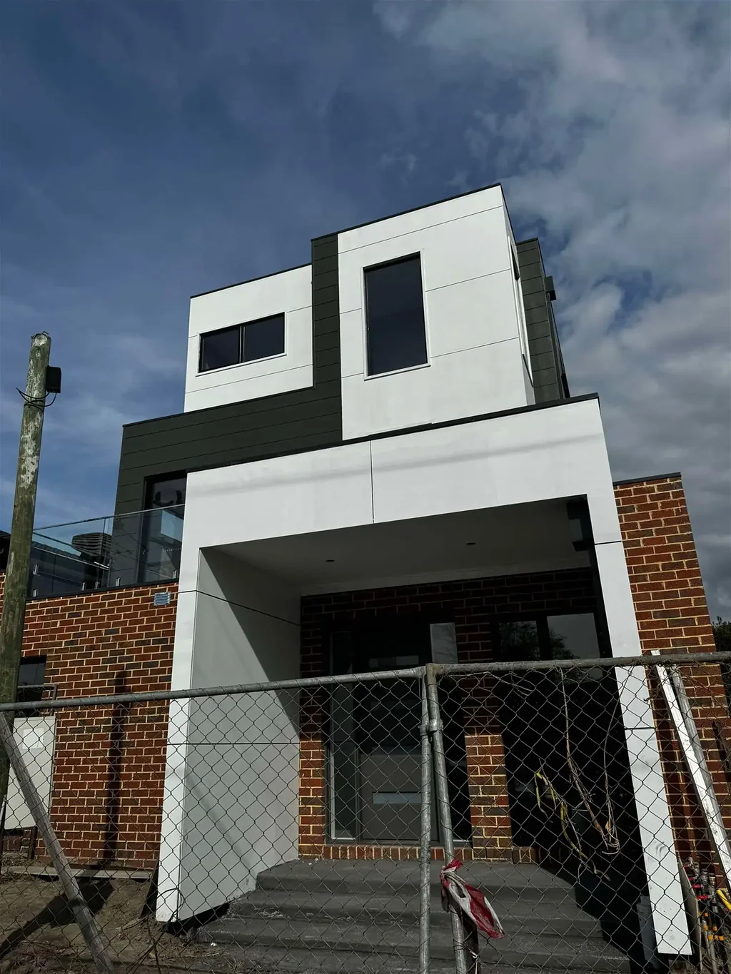 Modern Townhouse Living in the Heart of Springvale!
