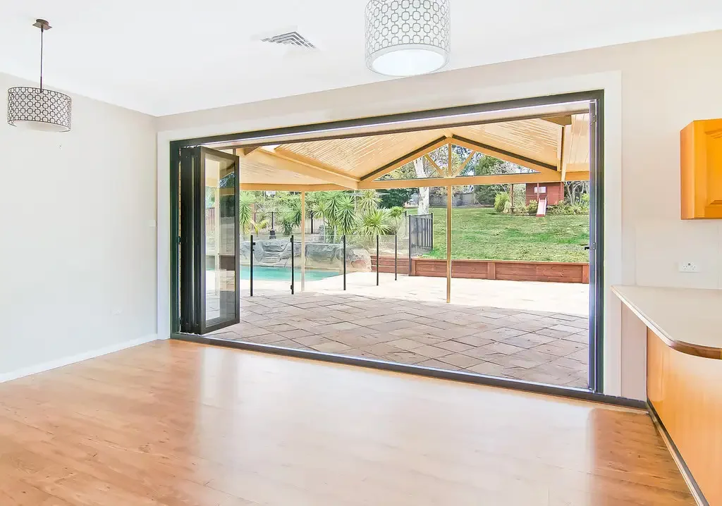 Almost Acres | Elevated family home & swimming pool on 2400sqm.