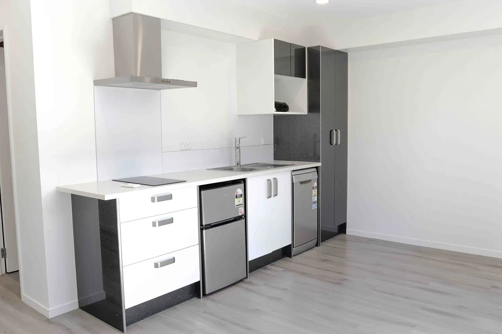 Near New 1 bedroom 1 carpark studio available