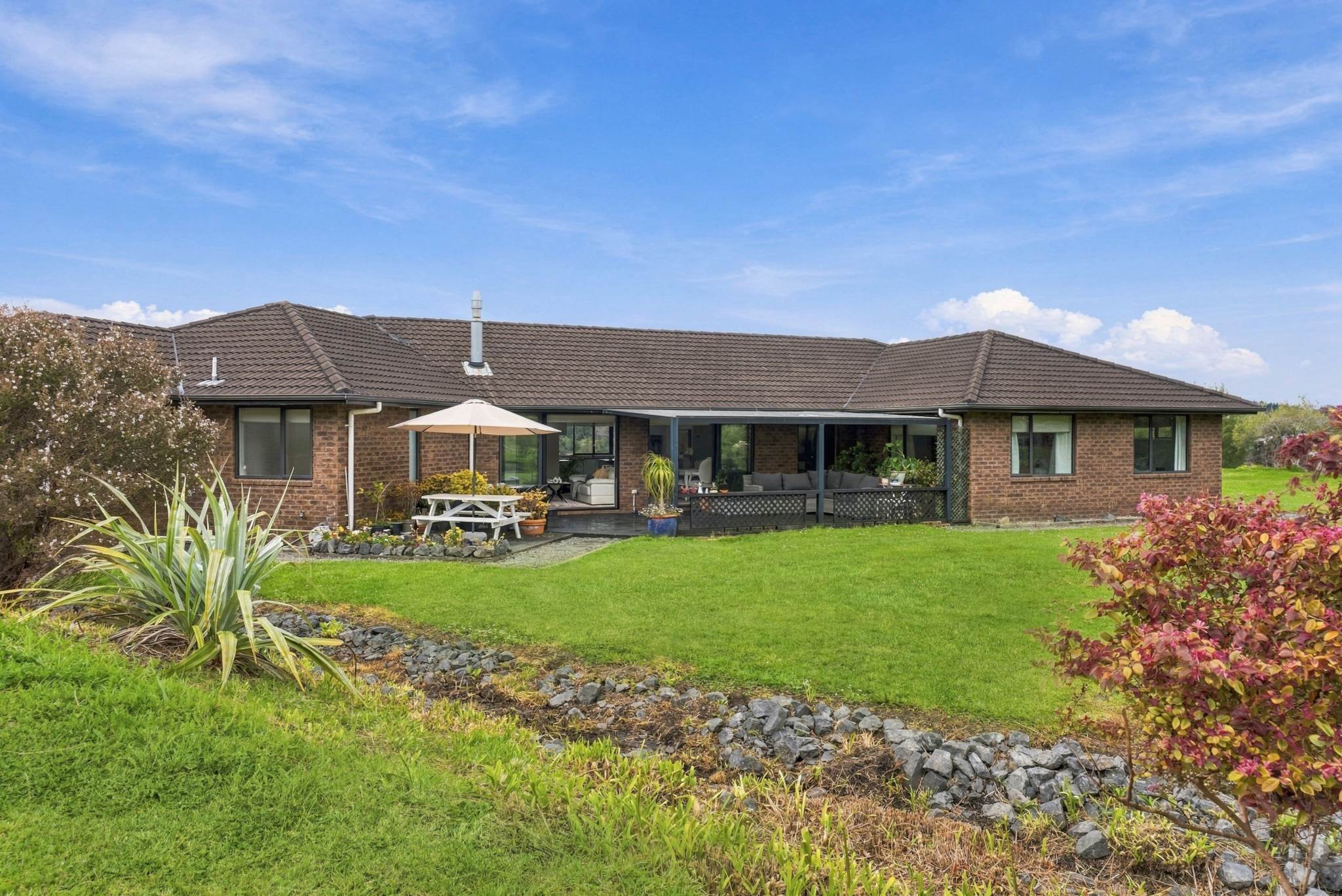 29 Whangaparaoa Road, Red Beach, photo 2