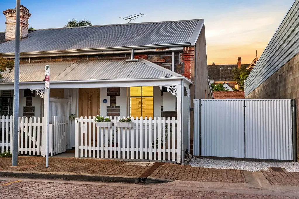 18 Maxwell Street, Adelaide, SA 5000