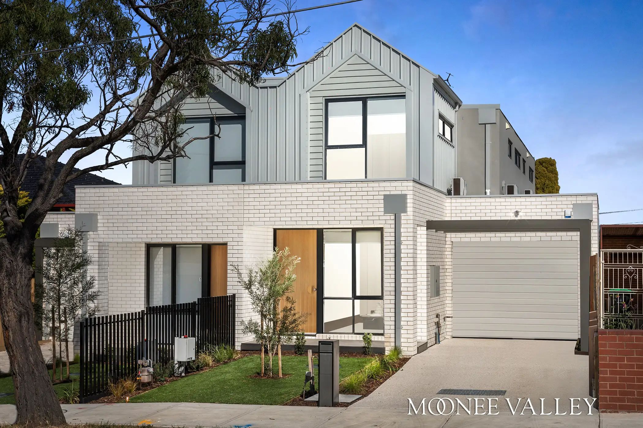 1A Charmaine Ave, Avondale Heights, VIC 3034, 3 slaapkamers, 2 badkamers, Townhouse