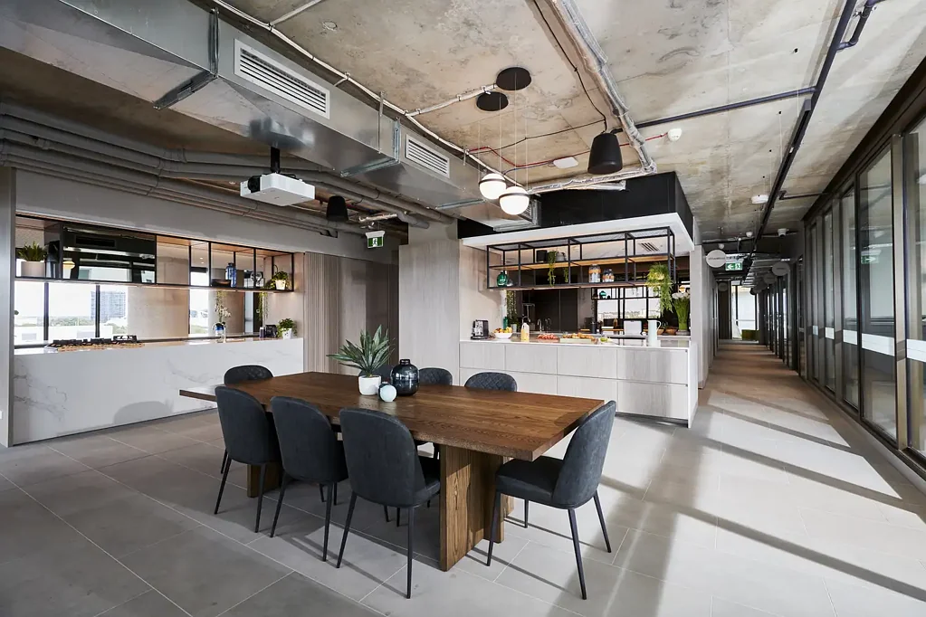 Unfurnished| Impressive wrap around balcony, city views, large terrace