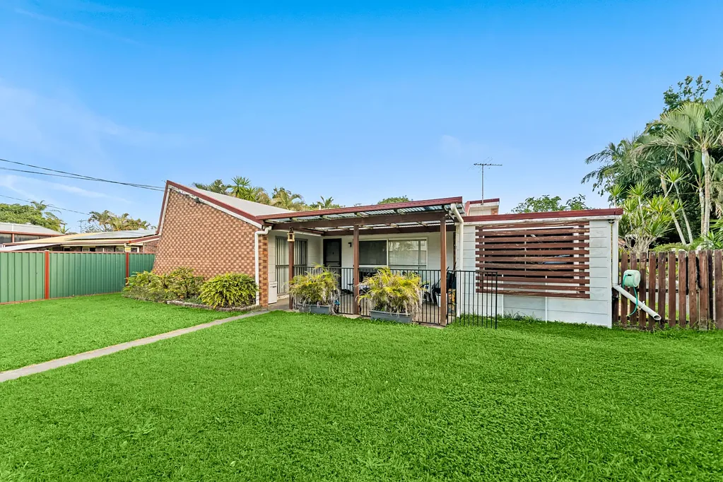Crestmead 3Kwarto Lowset Living in a Prime, Convenient Location